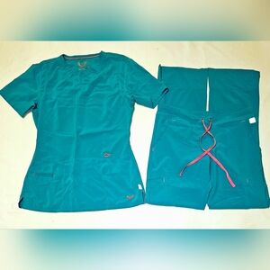 Smitten Scrub Set In Teal with Pink Accents Size Xsmall